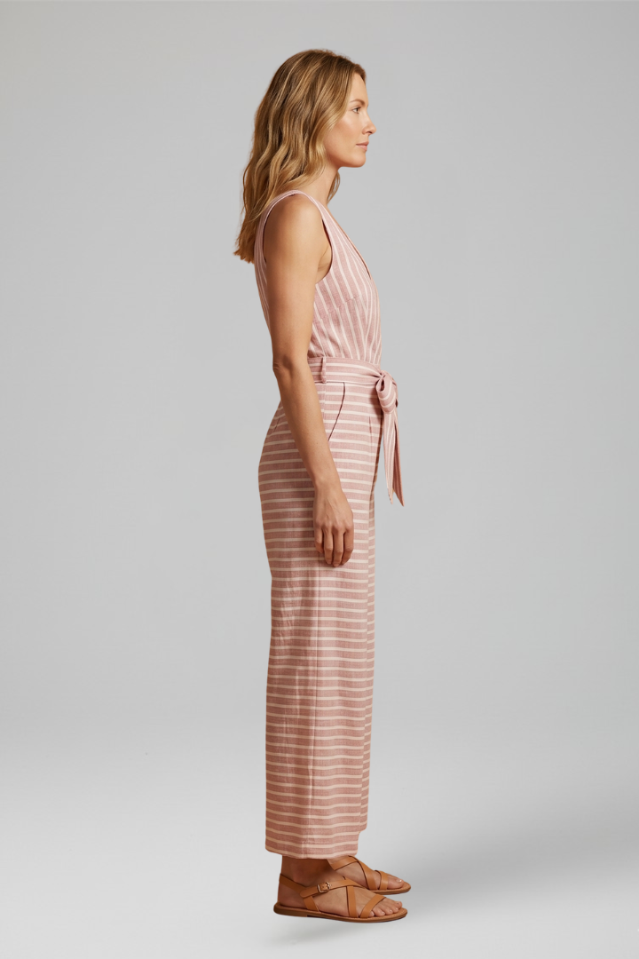 Women's Jumpsuit with Halter Neckline for Everyday Wear